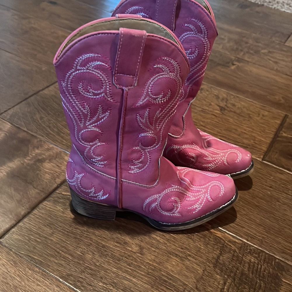 Cute pink cowboy boots